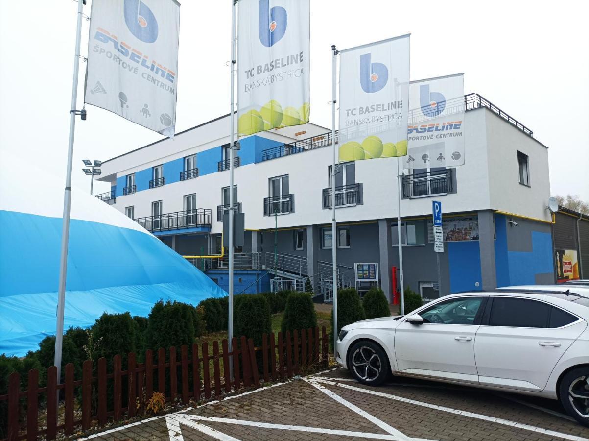 Baseline Sportovy Areal & Penzion Besztercebánya Kültér fotó