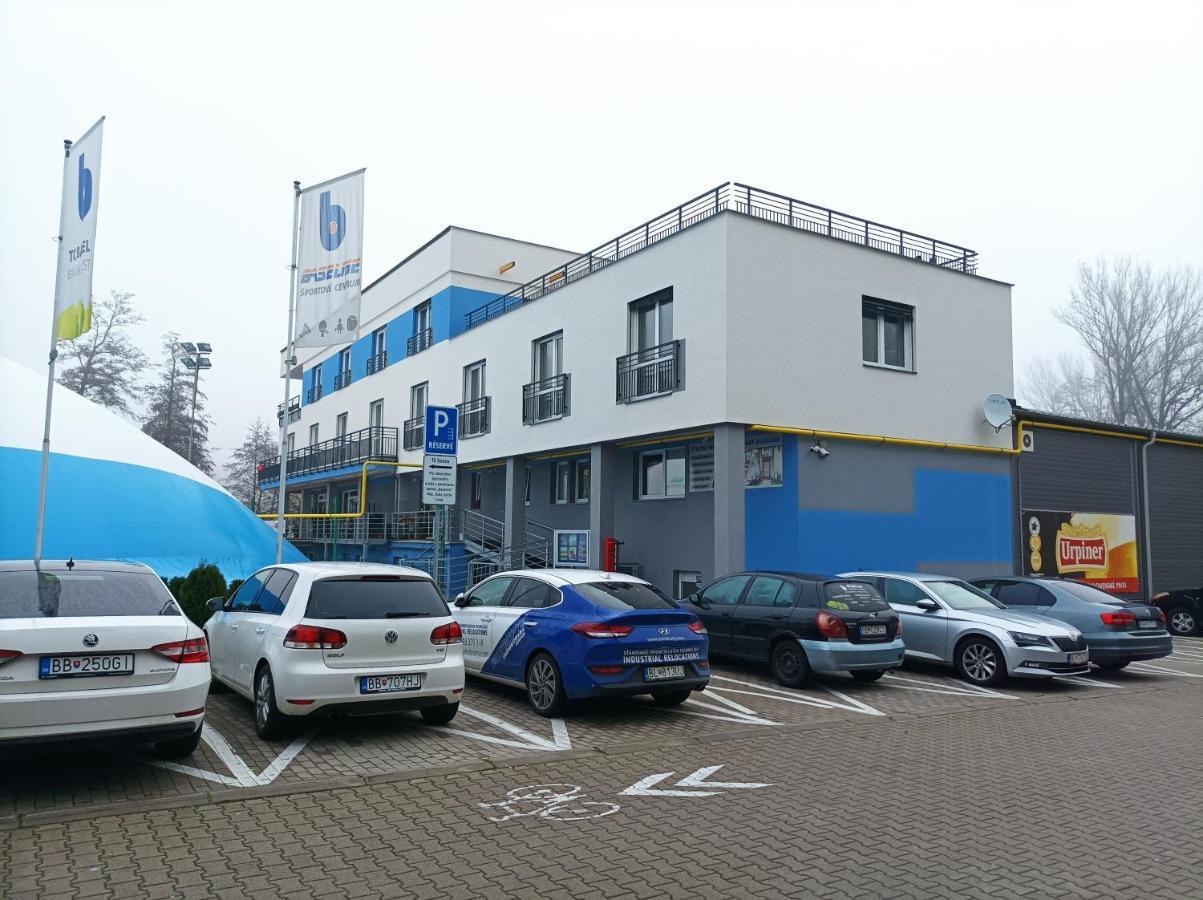Baseline Sportovy Areal & Penzion Besztercebánya Kültér fotó